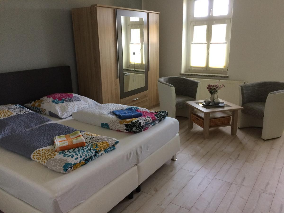 Pension Zum Alten Gasthaus Haensel Krauschwitz Bagian luar foto