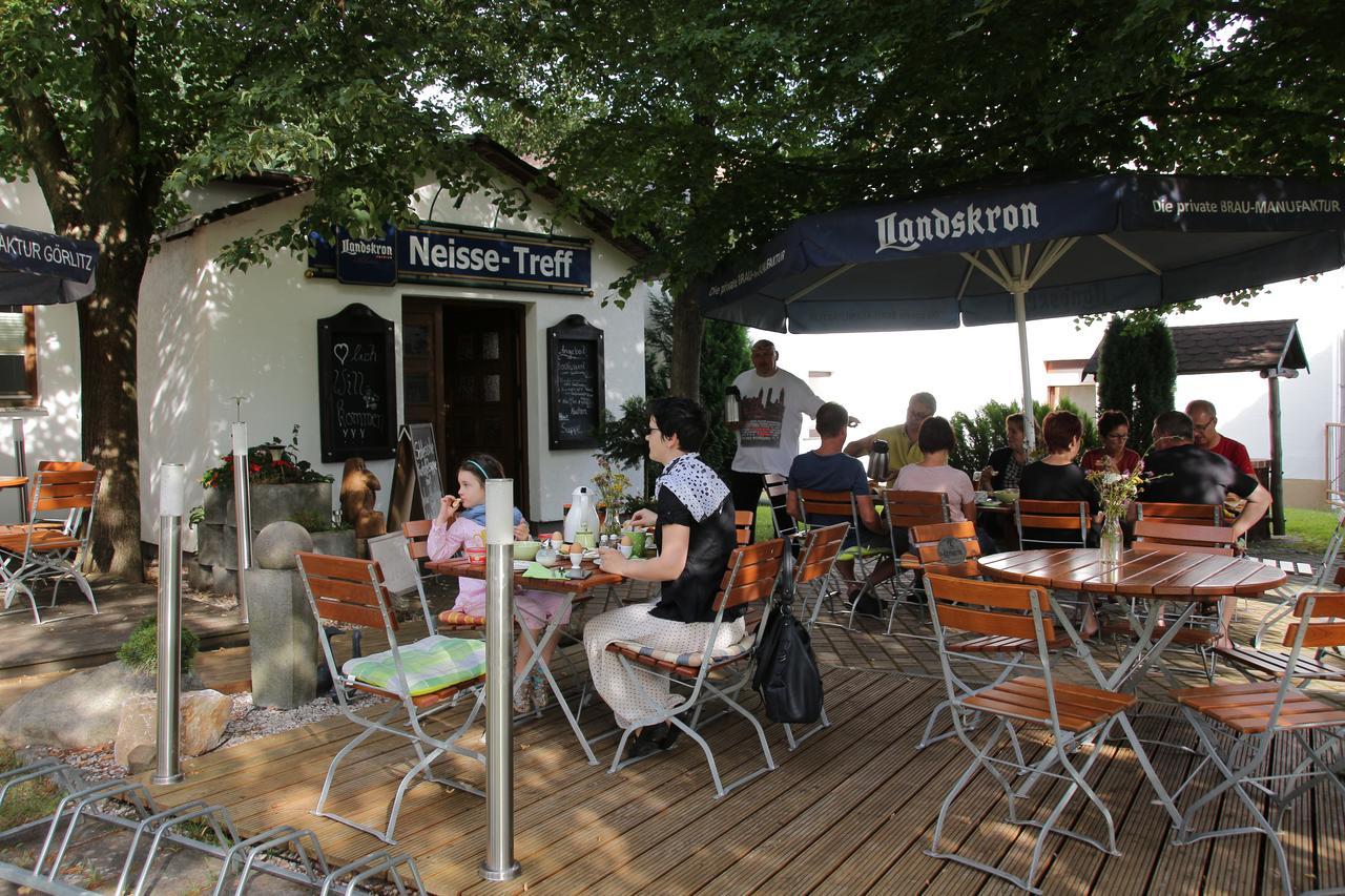 Pension Zum Alten Gasthaus Haensel Krauschwitz Bagian luar foto